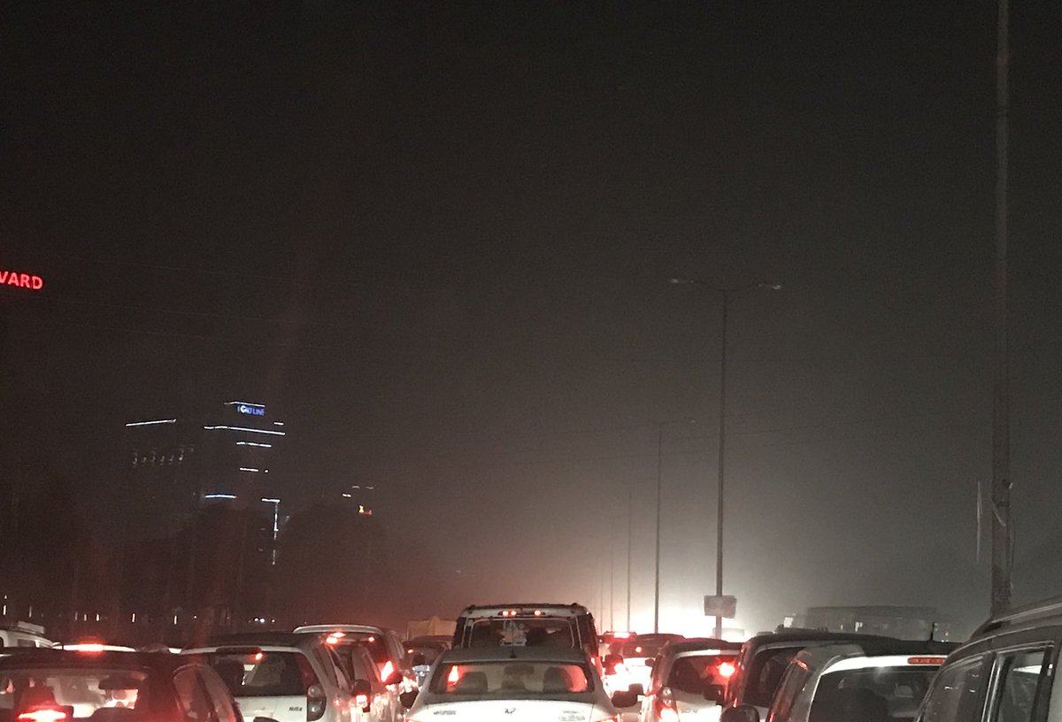guneet_musings's tweet photo. Don't even want to "Haze"rd 💀💀a guess on the air-quality on Sohna Rd @MunCorpGurugram @3MinLife @gurgaon_live @HTGurgaon https://t.co/9xNQ7mML0C