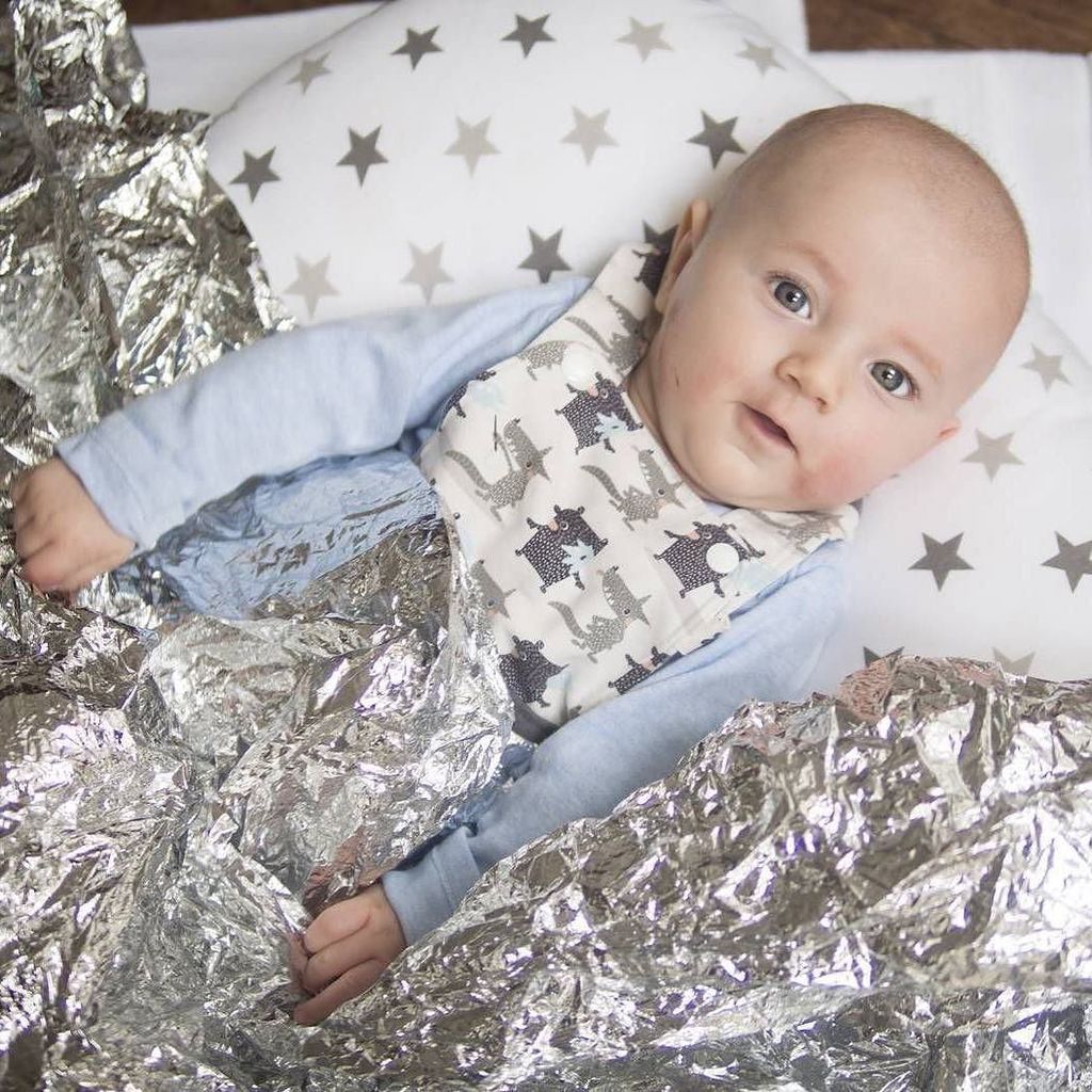 TedWearsOrganic's tweet photo. GOOD MORNING CUTIE!!⠀
#parentinggenius from @lifeoflott ! Entertain child with a foil blanket so that you can at l… https://t.co/2HEbrk3QzL https://t.co/EkaDucZl6i
