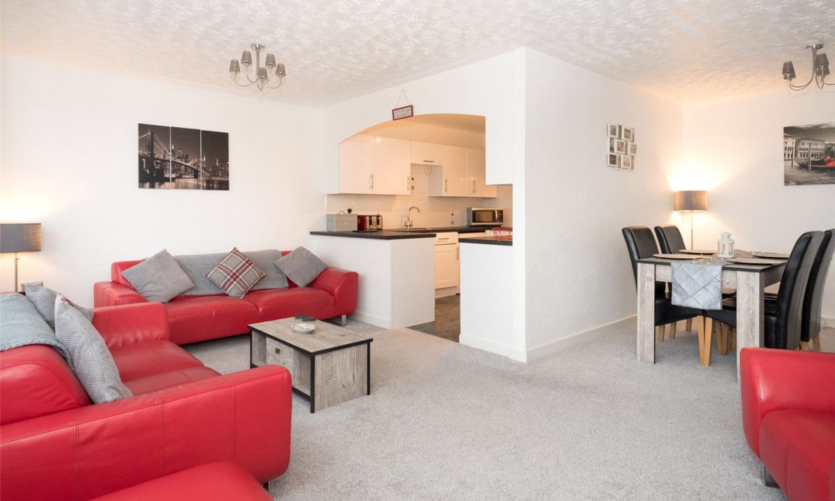 #Leeds Moortown Investment Opportunity: Two bed upper floor updated and spacious flat in leafy Alwoodley. buff.ly/2hgbEtg