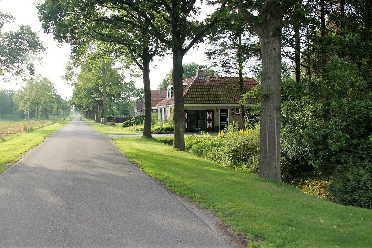 fieggentrio's tweet photo. Ruigahuizen (Friesland) https://t.co/ZNTv1tBZPO
Ruigahuizen is een dorp in de gemeente De Friese Meren, in de Nederlandse provincie Friesland, ten zuidwesten van Balk.
Het telt...
#Ruigahuizen #FrieseMeren #friesland #Balk #Gaasterland #Travel #tourism #Nederland #Netherlands https://t.co/rh17Wo4E52