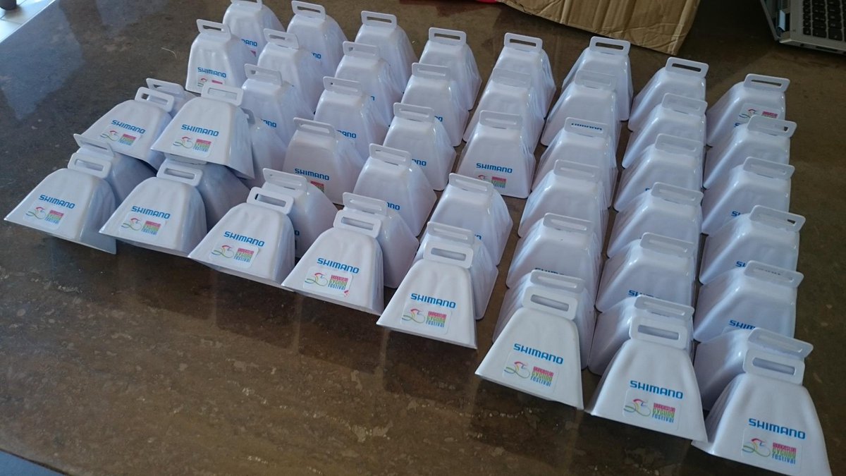 FontSportsMedia's tweet photo. Ring-a- ding-ding...the cowbells have arrived for Sunday's @LtonCyclingCrit 400 to be handed out to spectators on THE hill!
#LCF2017 https://t.co/CL95DwFvig