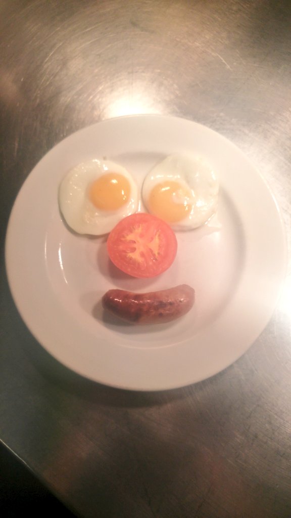 A little girl loved our smiley face on the menu. Lisa in the kitchen was more than happy to WOW #happy  #myPIgradjourney #greatwallwarrior