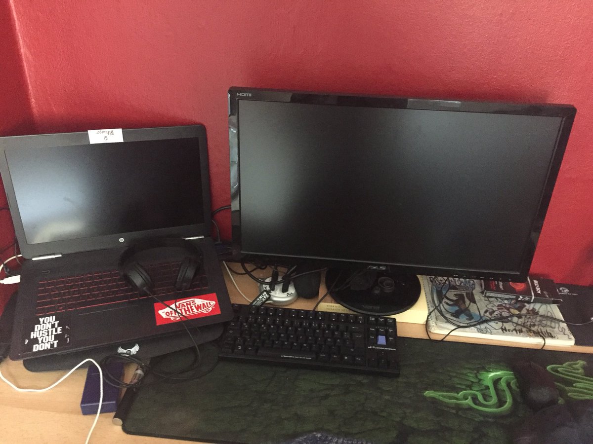 MahonyPepperony's tweet photo. Durch ein paar Tests kann ich via Vsync erstmal relativ normal streamen bis das neue Setup da ist! Bis heute Nachmittag!! Cya https://t.co/iI4RImi1gf