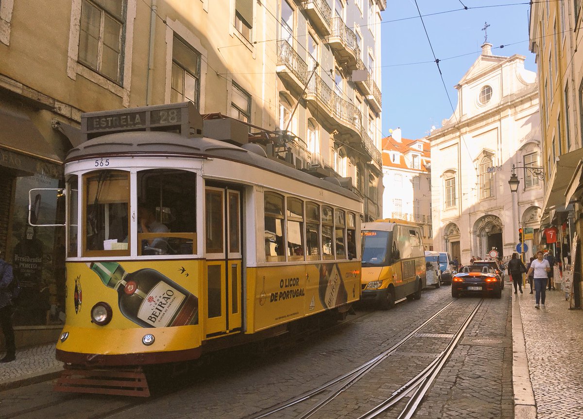 tasha_drew's tweet photo. No queues at @WebSummit OR the tram yesterday AM! LOVE to be in gorgeous #Lisbon @_Neyja @TurismodeLisboa: gearing up for Opening Night! https://t.co/P1vhufQdaQ