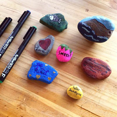 ArtlineOfficial's tweet image. Rock Painting is a hot trend and @MyEclecticBlog has been getting creative with our 853 OHP Markers bit.ly/2AcHDOZ