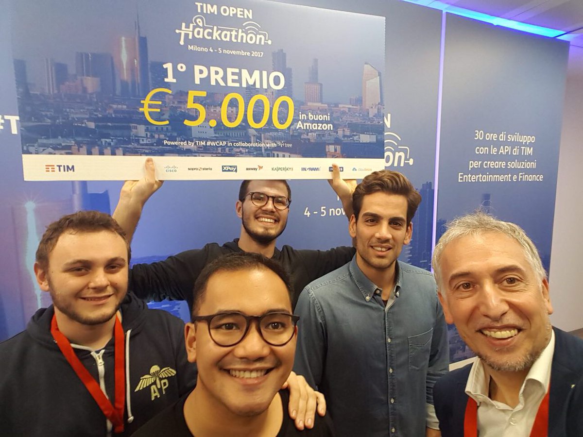 TIM_Enterprise's tweet photo. Tre i team vincitori premiati dalla giuria capitanata da @mariarita_mac, ma #TIMOPENHACK è stato un grande successo per tutti! #TIMOPEN https://t.co/sIKuly8uP8