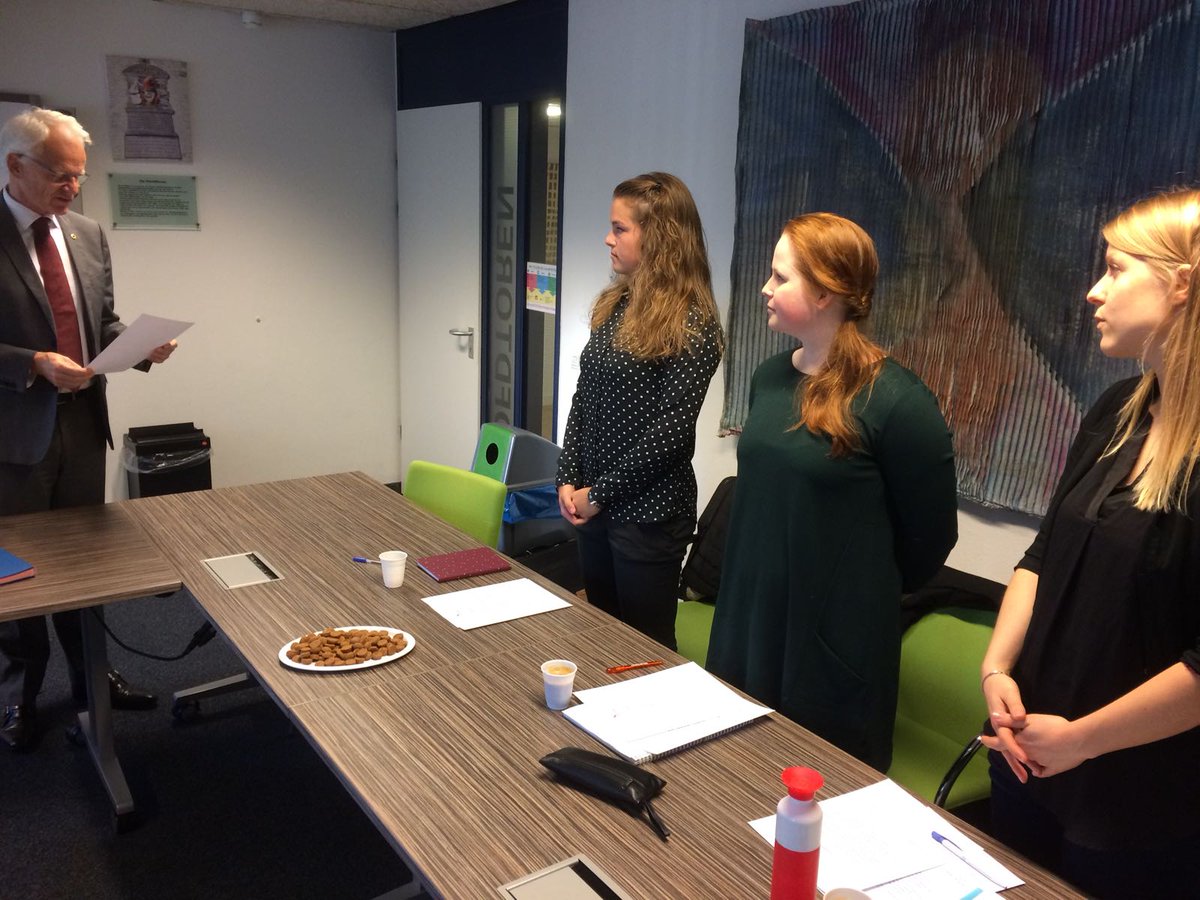 RGroot654's tweet image. Kickstart als Westfriese trainee met het afleggen van onze eed of belofte samen met o.a. @PatriciaKusters @LiaB49 @efgeem @Gemeente_Hoorn.