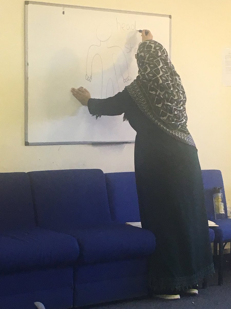 Clarkwells ‘Let’s Speak English’ Project starts today. @stephclarehill  Learning about how to describe symptoms to your GP. <a href="/FirstForFCHO/">First Choice Homes Oldham</a>