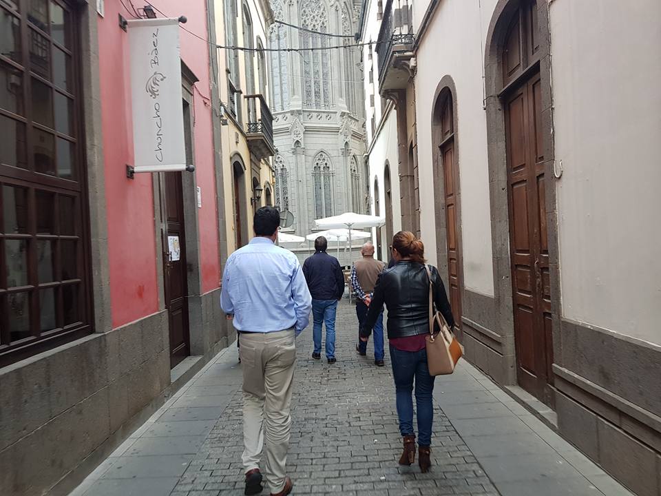 psoearucas's tweet photo. Ayer visitaba #Arucase el compañero, exministro @PSOE y expresidente del @Congreso_Es , José Bono. #Gracias https://t.co/5cyuknPj8R