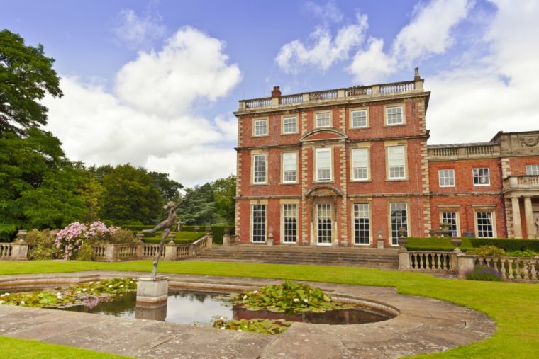 theipaper's tweet photo. 11 Peaky Blinders locations you can visit around the UK 
https://t.co/EjFDlY5l1n https://t.co/IbgpVVrItN