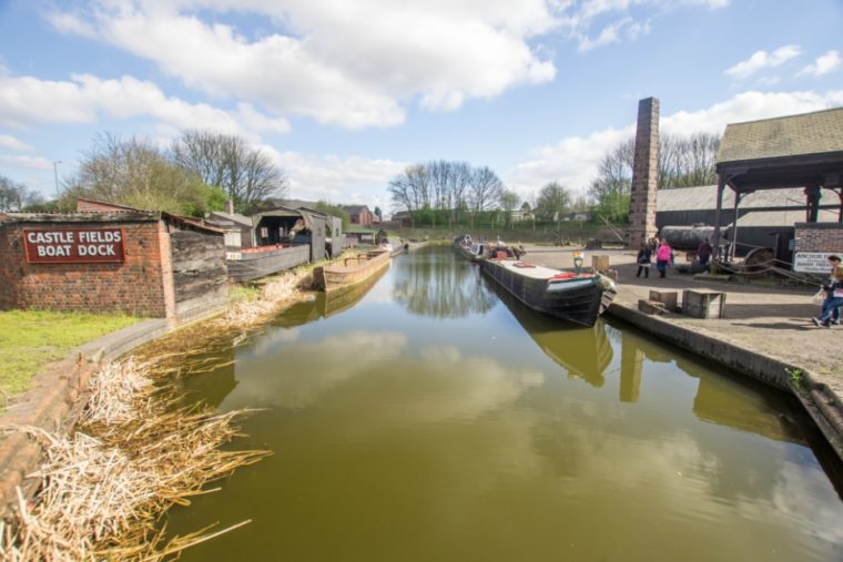 theipaper's tweet photo. 11 Peaky Blinders locations you can visit around the UK 
https://t.co/EjFDlY5l1n https://t.co/IbgpVVrItN