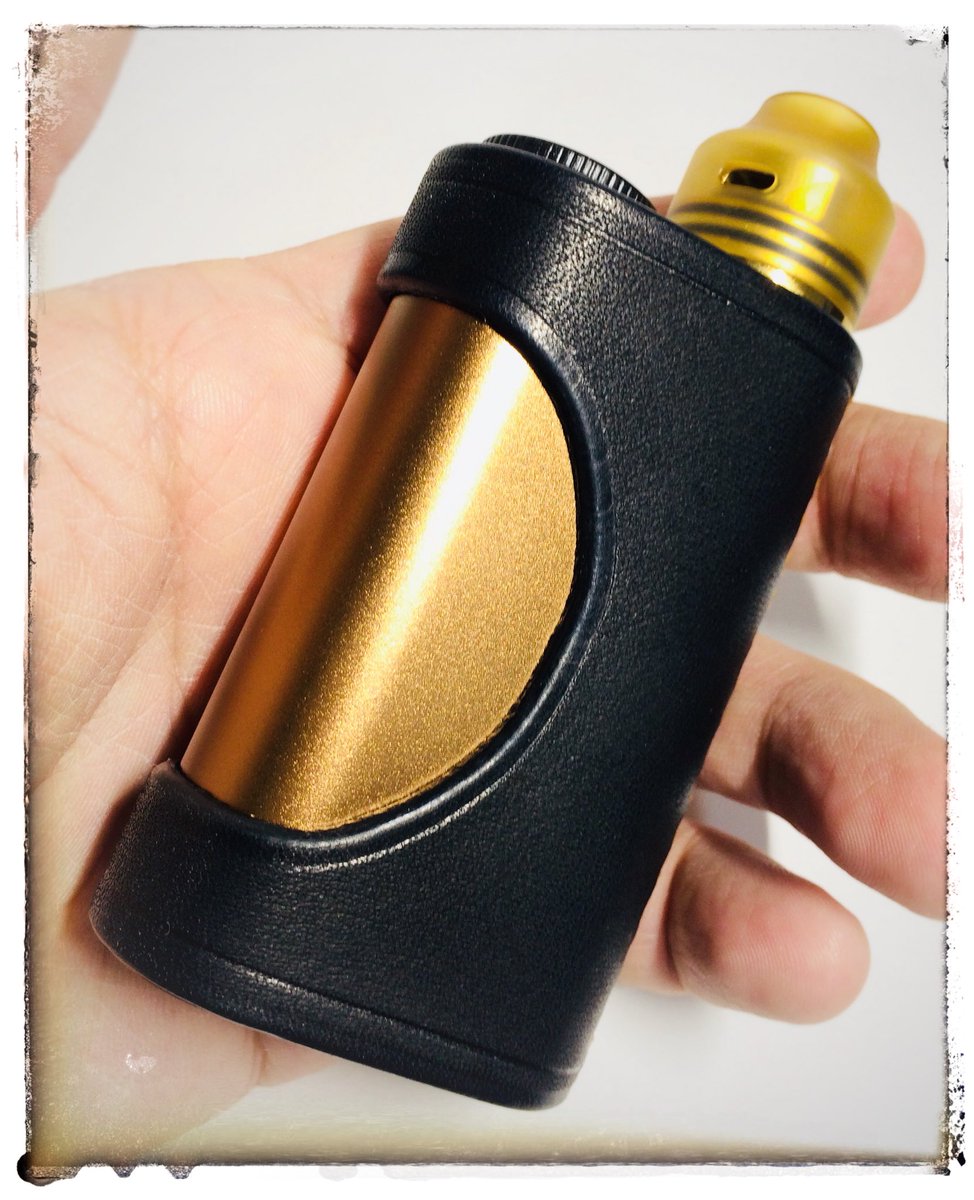 KATTUWGB8's tweet photo. noisy cricket(無印)ユーザーの皆様お待たせしました💡ノイクリ専用本革スリーブです
昭南皮革製の染料100%ヌメ革を使用し、本体色と革色との組み合わせで遊べるようになっています。また本体に触れることで発熱に気付き易い作りになっています
続く
#VAPE #chikap https://t.co/GR4Qbzi2St