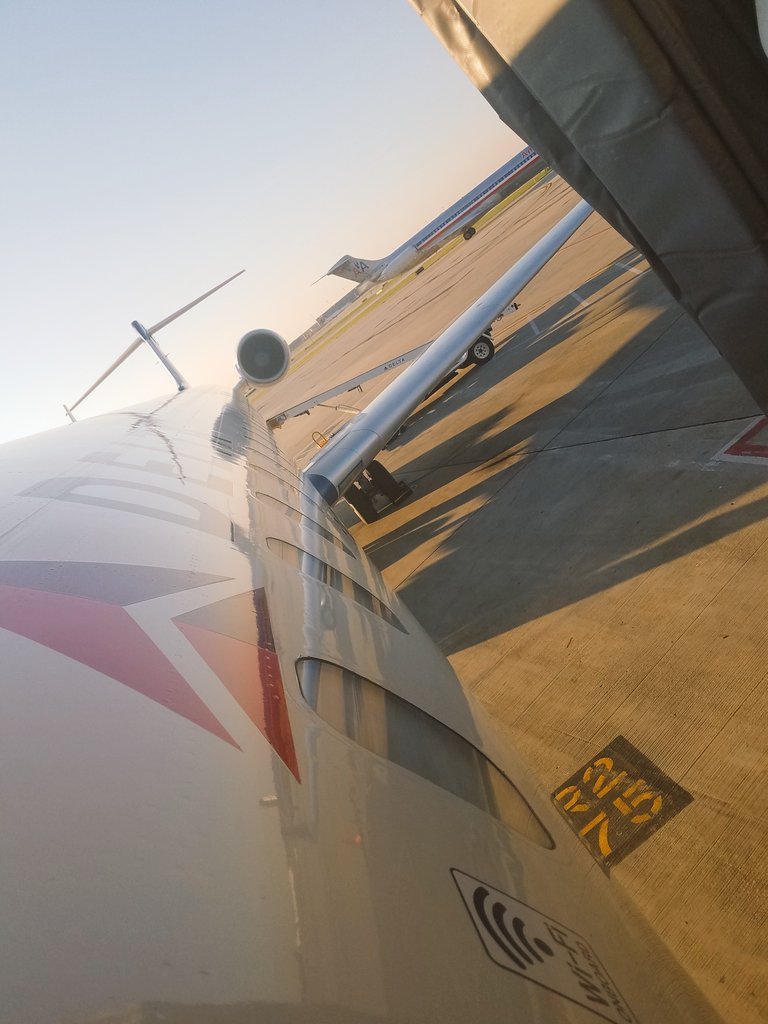 AubreeDupree's tweet photo. I love the smell of jet fuel in the morning....🛫-> SLC  💋💋💋 see you soon Saltlake City! #Delta #onlyDelta https://t.co/JabzPaxaiy