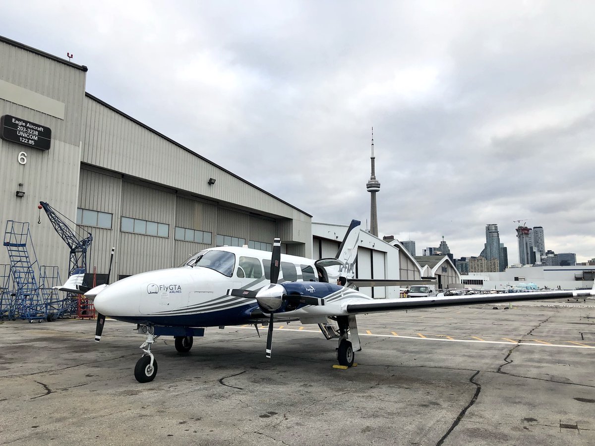 BBishopAirport's tweet image. Excited to welcome the inaugural 18-minute flight from @FlyYKF to @BBishopAirport with @iflygta this morning!