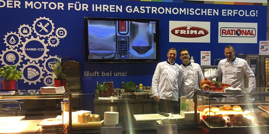 RATIONAL_AG's tweet photo. Start in den 2. Messetag der #issgut in #Leipzig! Wir freuen uns auf ihren Besuch: Halle 2 - I12.👉 Erleben Sie das #selfcookingcenter live. https://t.co/dBT0PKQ72X
