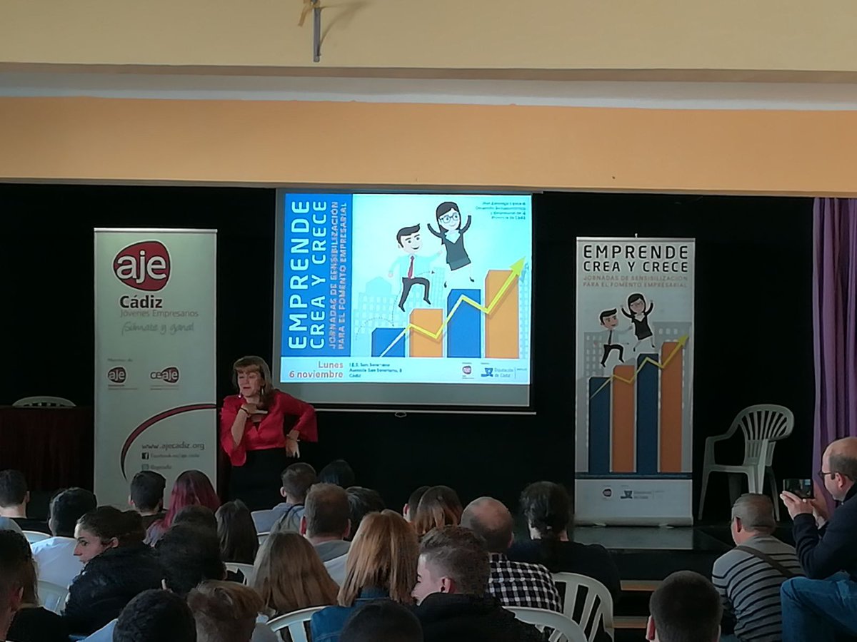 ajecadiz's tweet photo. ¿Por qué merece la pena emprender y luchar por tus sueños? #Emprendecreaycrece #befreelance Hoy estamos en el IES San Severiano de #Cádiz https://t.co/guXOF4gYeq