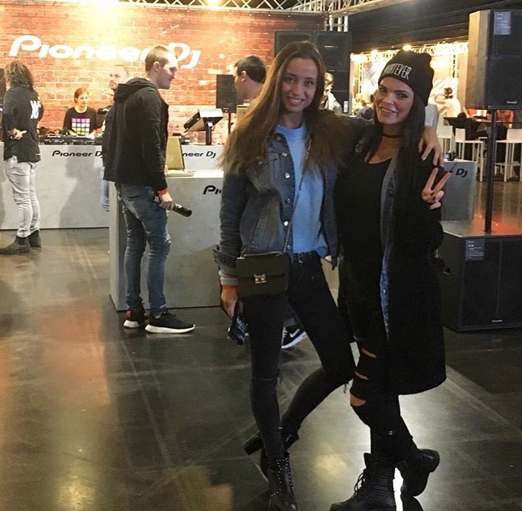 2_EMPRESS's tweet image. It was nice seeing some collegues back and meeting new people in the music industry 🎹🎼🎧🎤💻 #sundayfunday #meetings #music #producers #djduo