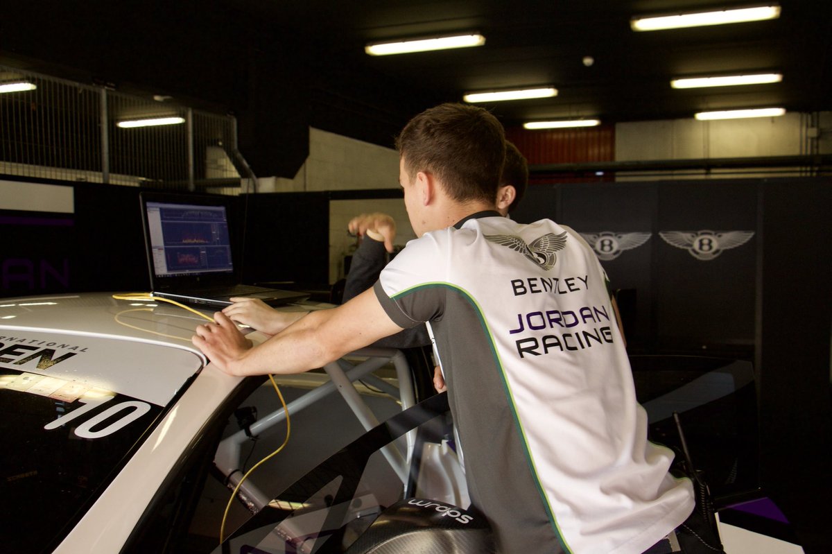 JordanRacing10's tweet photo. Working the brains of the Bentley @BentleyRacing #racecar https://t.co/t1hNSp0Bm9