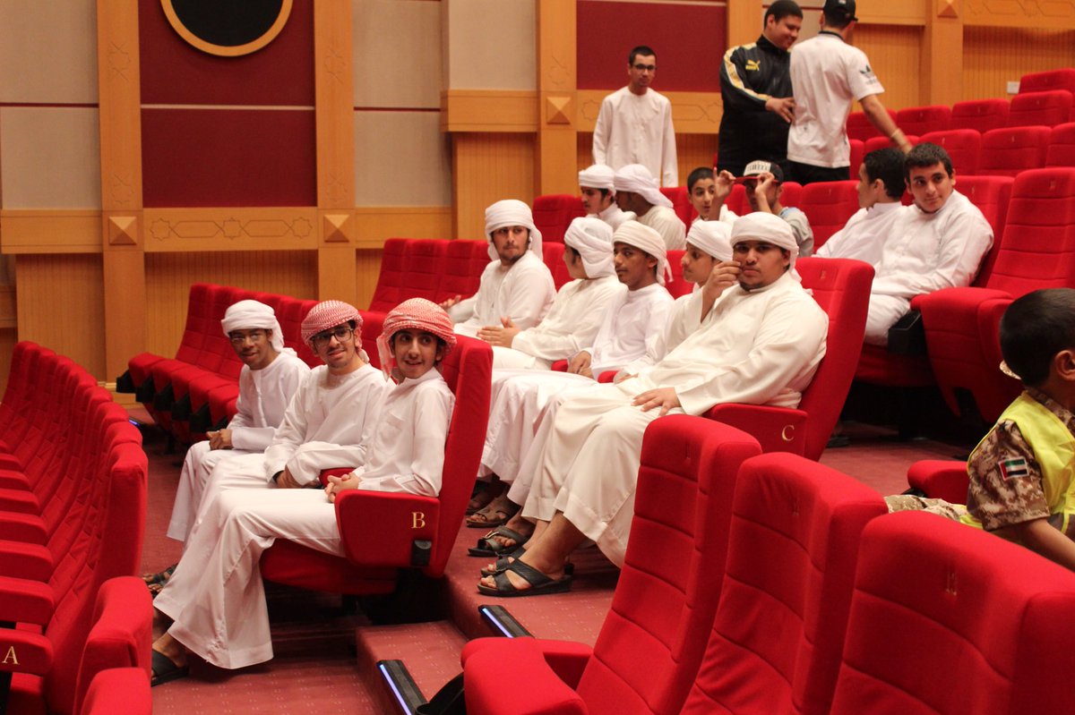 fannmedia's tweet photo. الطلاب يستمتعون بعروض أفلام مهرجان الشارقة السينمائي الدولي للطفل في الذيد 🎥😁 The students are enjoying #sicff17 film screenings in Al Dhaid https://t.co/ALPjFYRsZs