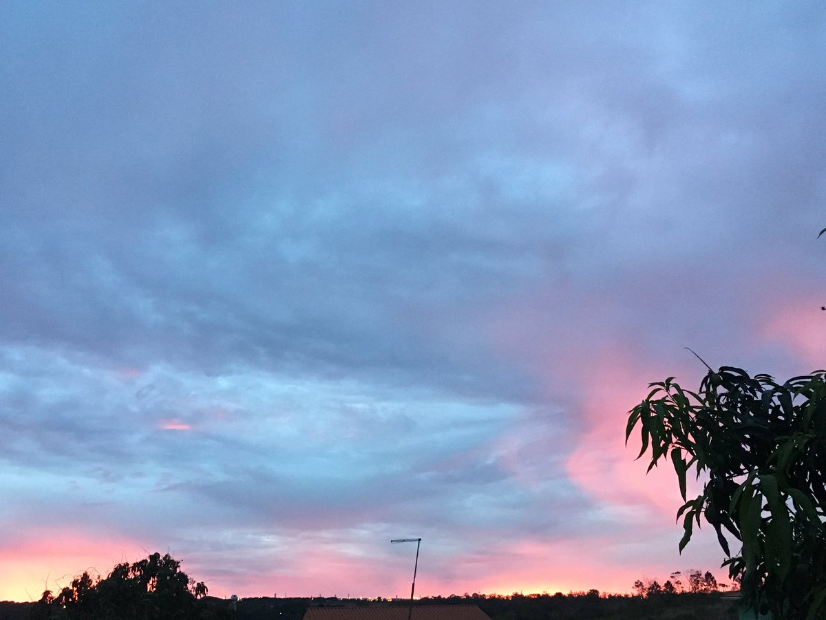 yoongiset's tweet photo. porque não mesclar? #NotEffect 💙❤️💜 https://t.co/teEw6GFg6U
