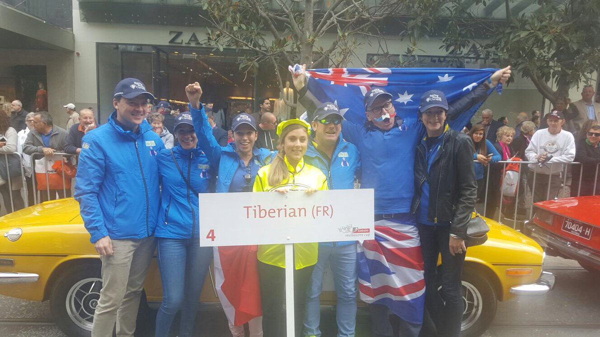 Jour_de_Galop's tweet photo. 🇦🇺 MELBOURNE CUP : J-1
L'entourage de TIBERIAN défile en héros dans les rues de la ville ! Une tradition dont la France devrait s'inspirer ! https://t.co/QmmR7VRm01