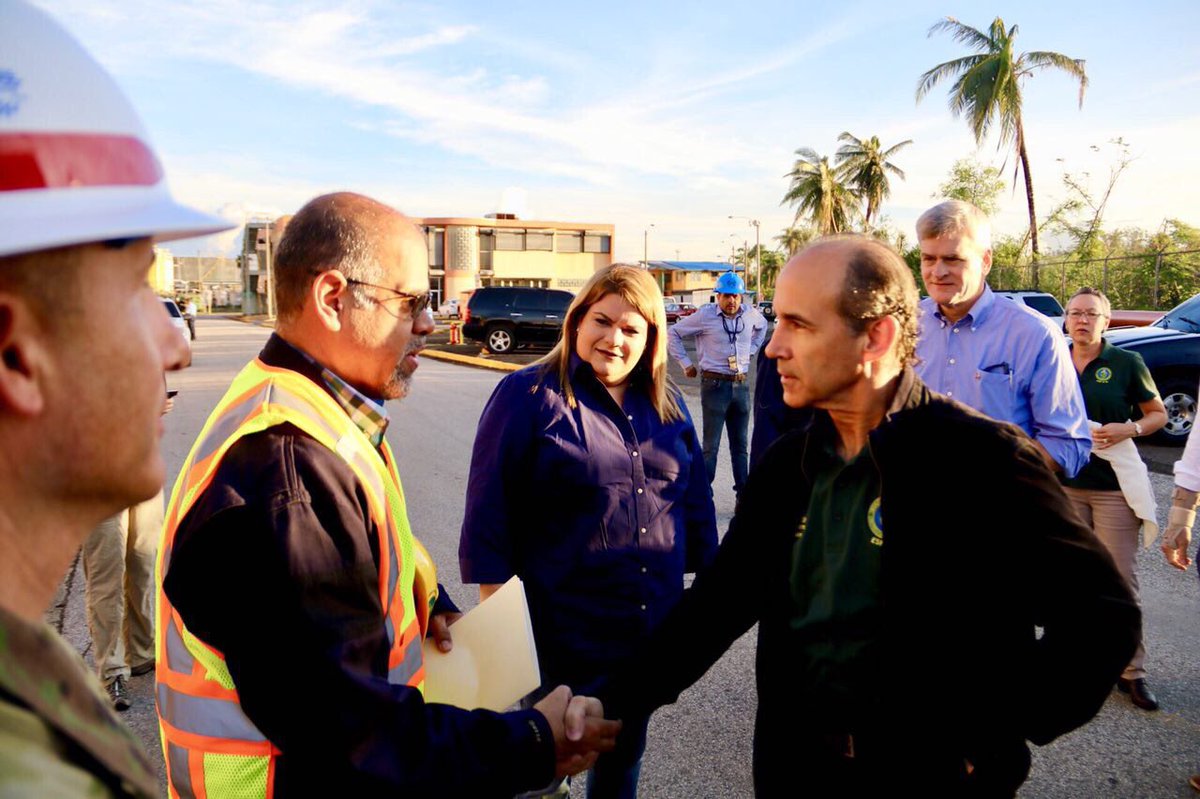 Jenniffer's tweet photo. Llegando a Palo Seco junto a 
@lisamurkowski @RepBillShuster @RepGarretGraves @BillCassidy @SenatorCarper @SenKamalaHarris @Senfranken https://t.co/iYzHMzII4a