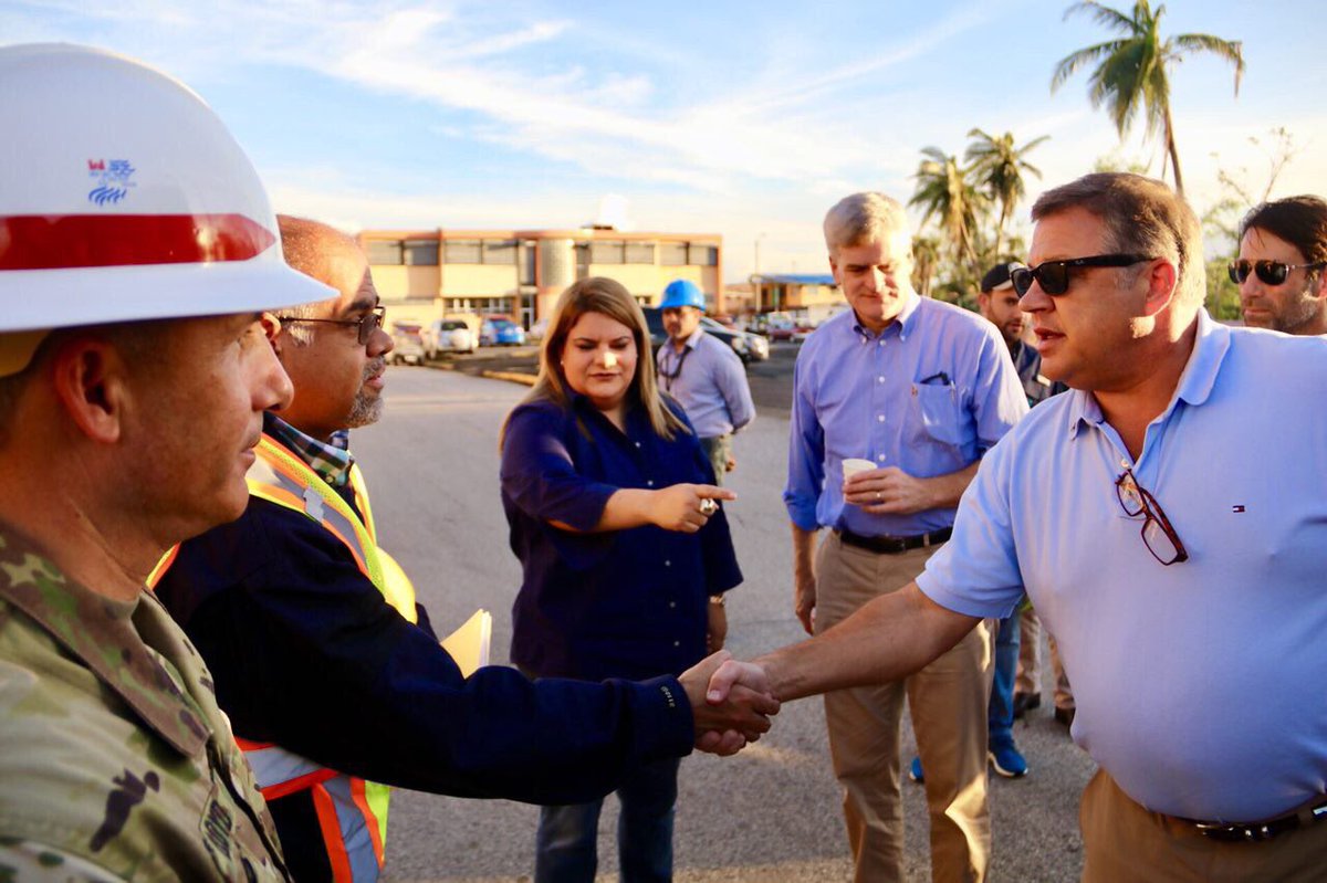 Jenniffer's tweet photo. Llegando a Palo Seco junto a 
@lisamurkowski @RepBillShuster @RepGarretGraves @BillCassidy @SenatorCarper @SenKamalaHarris @Senfranken https://t.co/iYzHMzII4a
