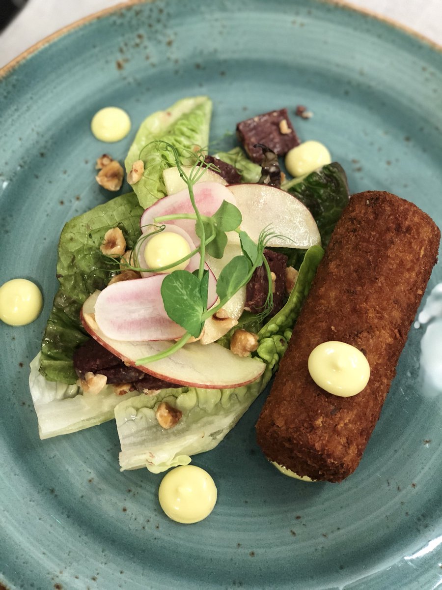 BunkCurridge's tweet photo. Fancy a Monday Lunchtime treat? Try our delicious crispy pork croquette! #publife #delicious #Goodfood #Lunchtime https://t.co/ldcXqbFzUX