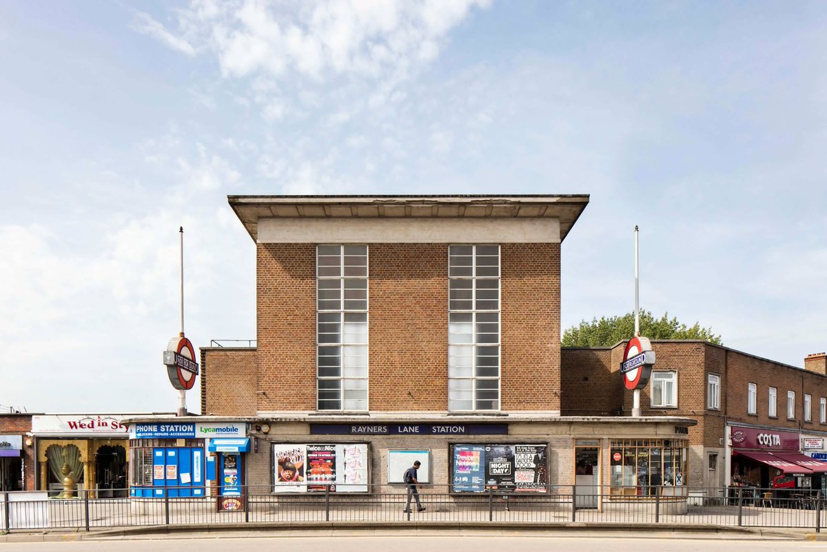 mixdevil66's tweet photo. #WillScott's #Architecture of the #Underground #photography series showcases the designs of #London's #Tube stations https://t.co/Wjvo7R8yiE https://t.co/Hr7R3jvOBN
