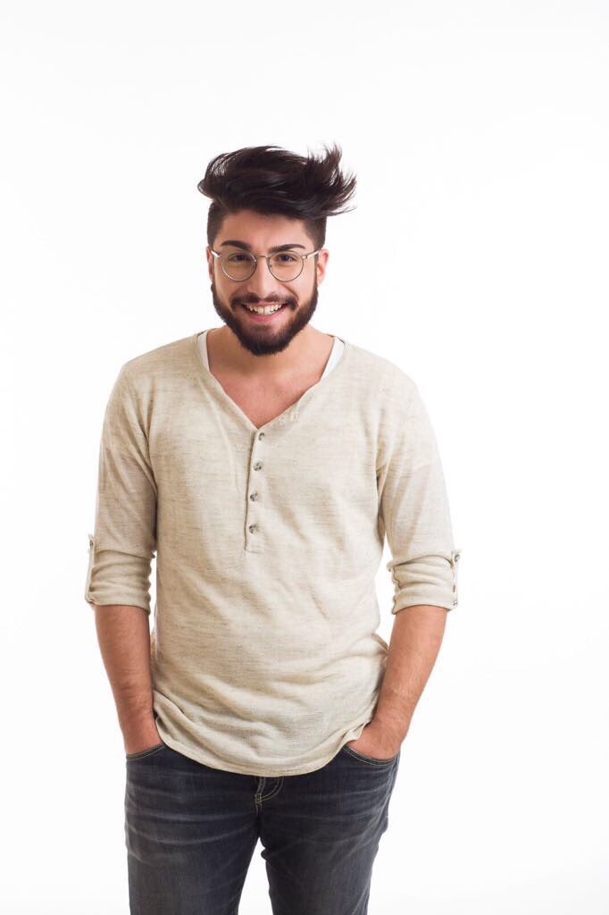 MalinComici's tweet photo. Non ci siamo dimenticati, è che ieri eravamo troppo impegnati a fare festa e a giocare improbabili partite di Taboo!
Tanti auguri Genny! 🎉 https://t.co/Vy7uvm5V3O