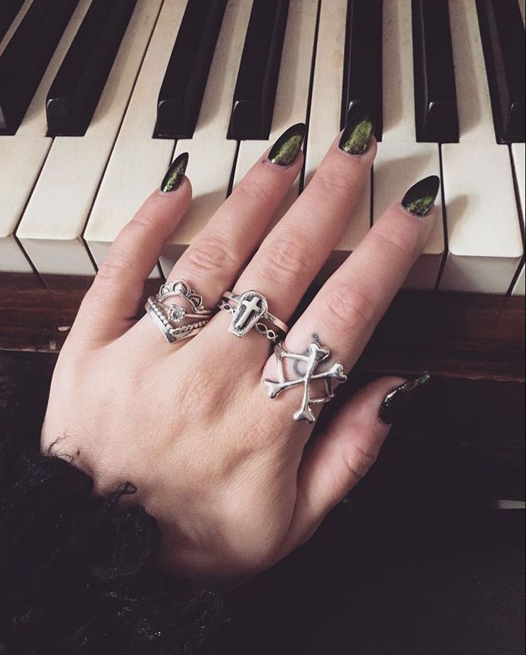 bloodymarymetal's tweet photo. P l a y I t A g a i n ⚔ @hails_88 has a great #BmmCollection with Crossbones, Sleep Tight & Luya ✌️️️ Crossbones… https://t.co/PVIBN4Ol8O https://t.co/bPaXTuRwCK