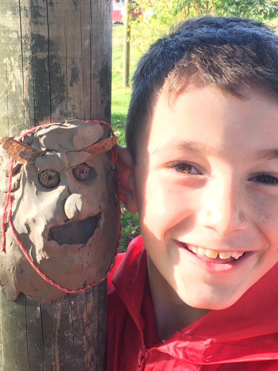 LlanyPrimary's tweet photo. Year 4 Halloween FS session got spooky #Halloween #forestschool #cyfleon #outdoorleaningwales #forestschoolwales #treespirits #pumpkins https://t.co/D7Ui6lyZdI