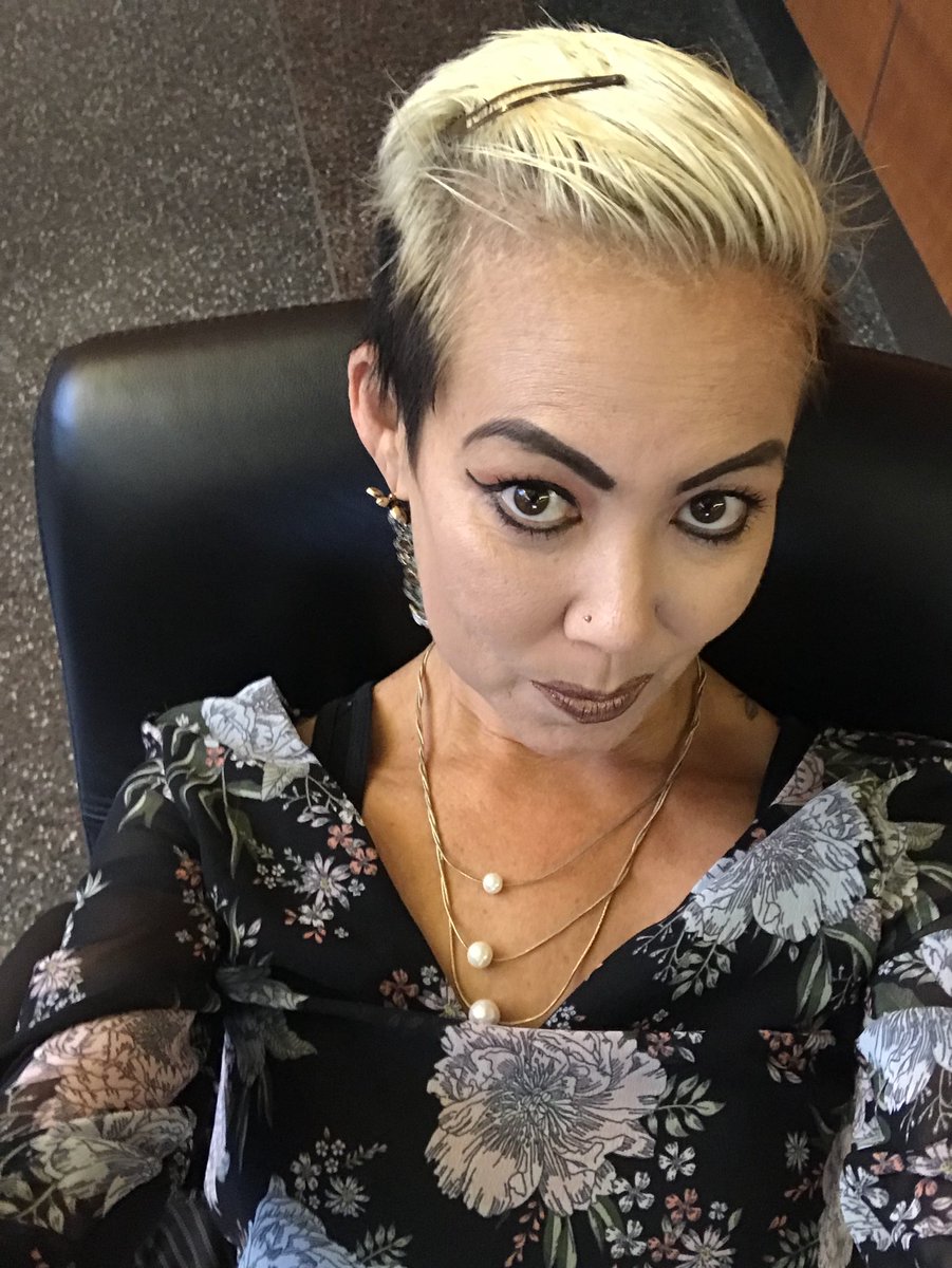 FabulousTripleA's tweet photo. Happy Monday as I️ sit in a mtg all day and not even complete 1/8th of my step goal. #iamsad #needmovement @yennylouie will kick my Burt. https://t.co/5BrqmmSFOD