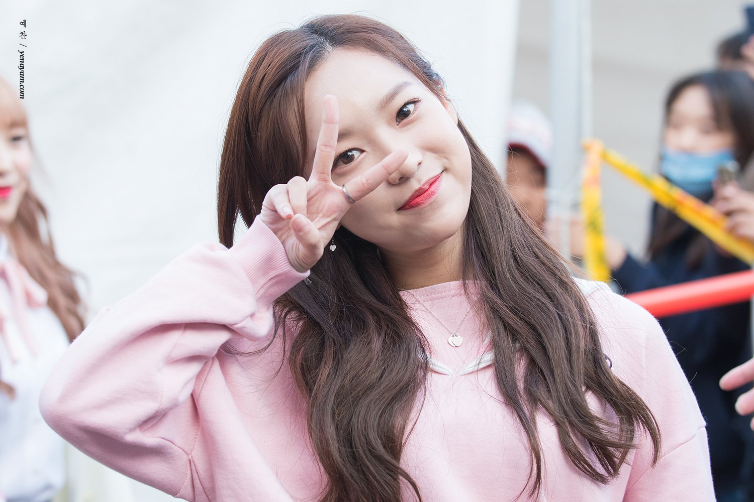 DN8sU6yV4AAd4mt.jpg:orig