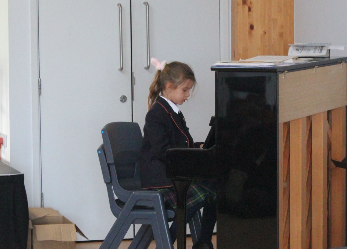 ShebbearCollege's tweet photo. ๐นWell done to Bella our 'Musician of the Week' for playing the piano beautifully this morning in Assembly. #ShebbearMusic #Musicianoftheweek https://t.co/M1xfvPa3Mk