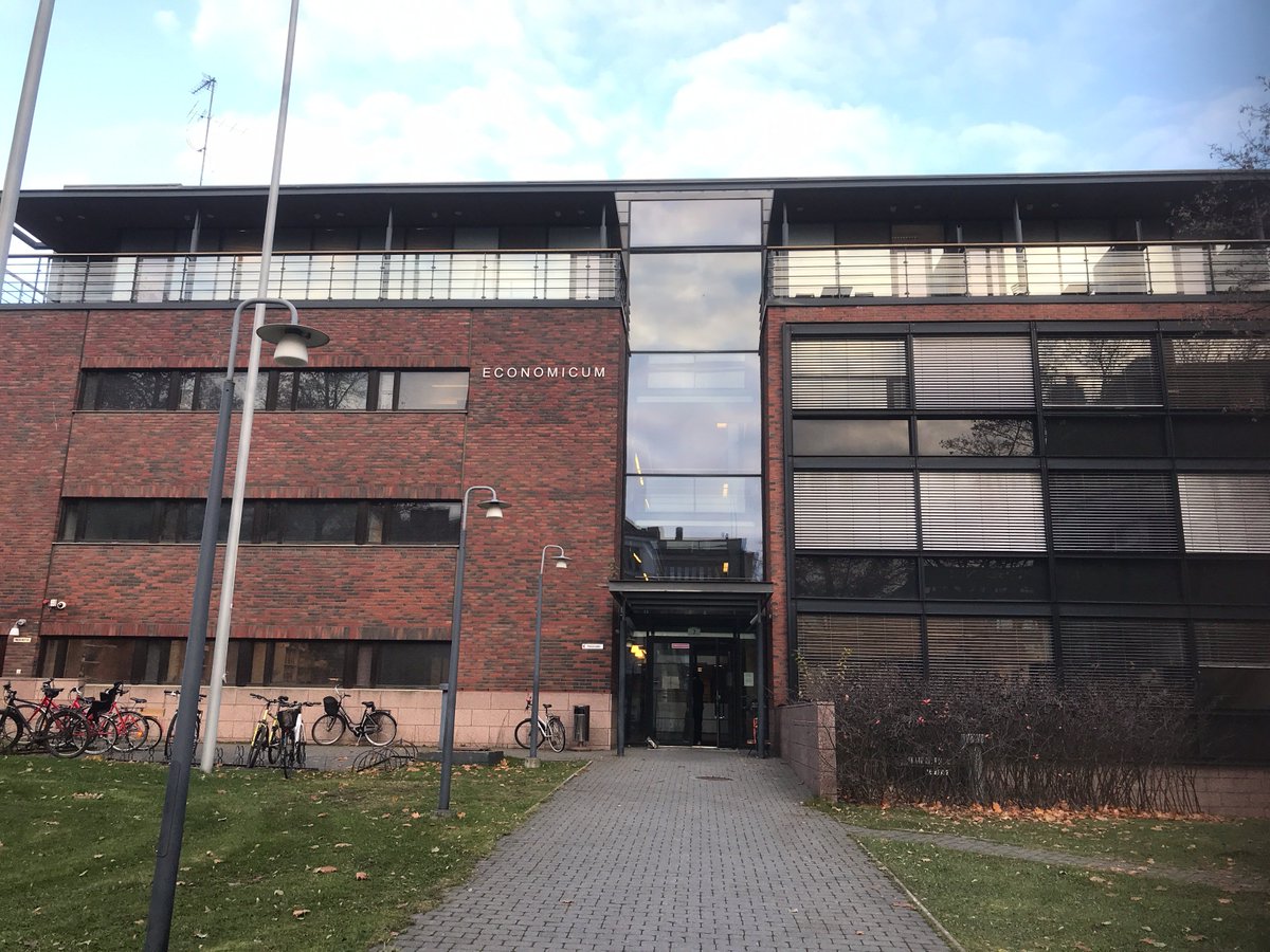rahamarkkina's tweet photo. First week at new office! #arvosta #kasvurahoitus https://t.co/7Q1ce7CkeQ