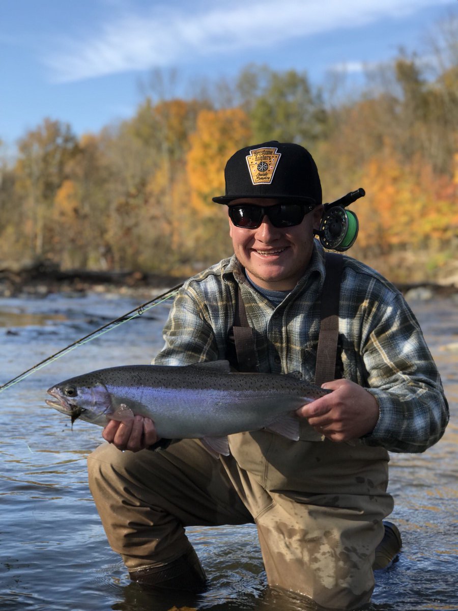 KeystoneAngler's tweet photo. Tyler G traveled from Illinois to get a taste of Steelhead Alley! I think that smile says it all.. #keystoneanglersguideservice #steelehead https://t.co/iK1Uotmuan