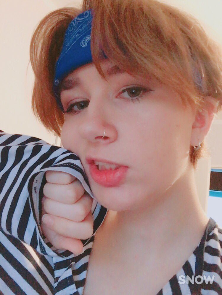 yoongsass's tweet photo. bandana friends
#armyselcaday https://t.co/lnsmWY22HO