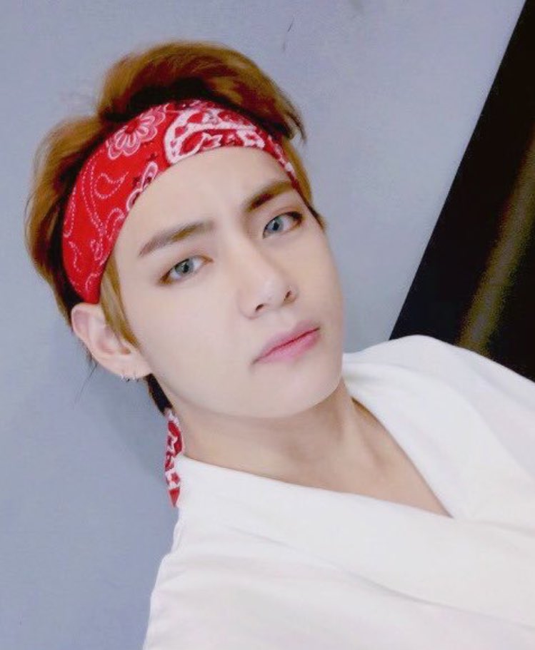 yoongsass's tweet photo. bandana friends
#armyselcaday https://t.co/lnsmWY22HO