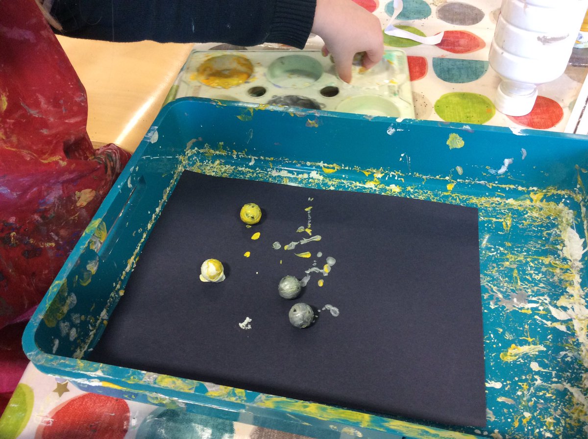 TGPS_NorthLincs's tweet photo. F1 have been creating galaxy paintings, linking to our shape rockets. #TGPSeyfs #TGPSExpressiveartsanddesign #TGPSPhysicaldevelopment https://t.co/JNHdWXumB1