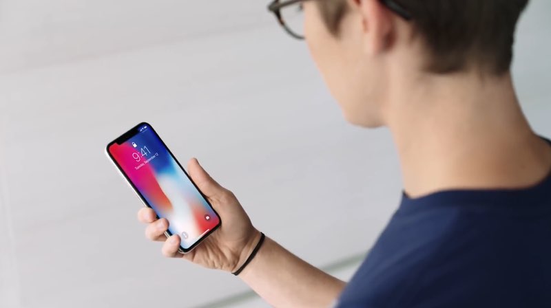 iPhone X en Face ID voor blinde gebruikers: hoe goed werkt het? icultu.re/zUm83D9 (✍🏼 <a href="/gonny/">Gonny van der Zwaag</a>)