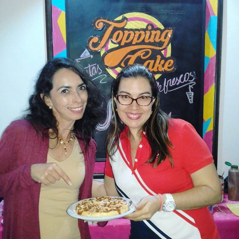aurarangel's tweet photo. #4Nov disfrutando de delicioso postre #waffle de @toppingcake con café especial de @mycoffeevzla en #Filuc2017 @Filuc_oficial @mtpconsulting https://t.co/OG9YBDsBRj