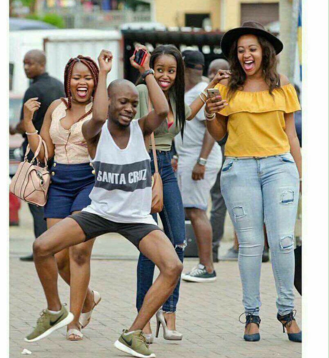ArchiboldVicion's tweet photo. That moment you told your friend M-Teezy is the shiid and he disagreed the boom you play #Money π
π
:
#MoneyLinkOnBio https://t.co/1OjBkJ0u9Z