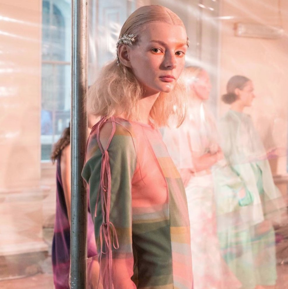 ForwardPR's tweet photo. .@AOFMakeup created feminine glowing skin with hints of light pink &amp; orange for models in Tuğcan Dökmen's SS18 show over #LFW | #aofmpro https://t.co/aZLZ5QyoaF