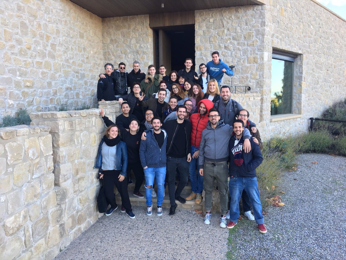 CellerClosPons's tweet photo. Avui hem rebut part de l'equip de @CanRocaCeller que han pogut conèixer la nostra essència i tastar els nostres millors productes. https://t.co/qVpkXyeTuc