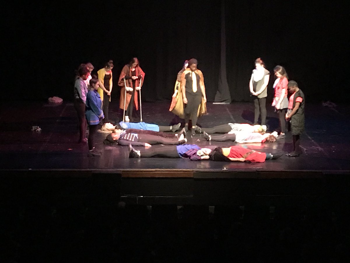 Miss_Swayne's tweet photo. #ssf @BeckTheatre y9/10 @swakeleysschool #antony&amp;cleopatra night 1 of 2! Break a leg you talented bunch!! @SSF_UK 🎭🎭🎭 https://t.co/6Ci4WgJ9lg
