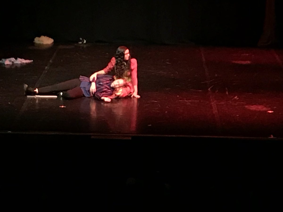 Miss_Swayne's tweet photo. #ssf @BeckTheatre y9/10 @swakeleysschool #antony&amp;cleopatra night 1 of 2! Break a leg you talented bunch!! @SSF_UK 🎭🎭🎭 https://t.co/6Ci4WgJ9lg