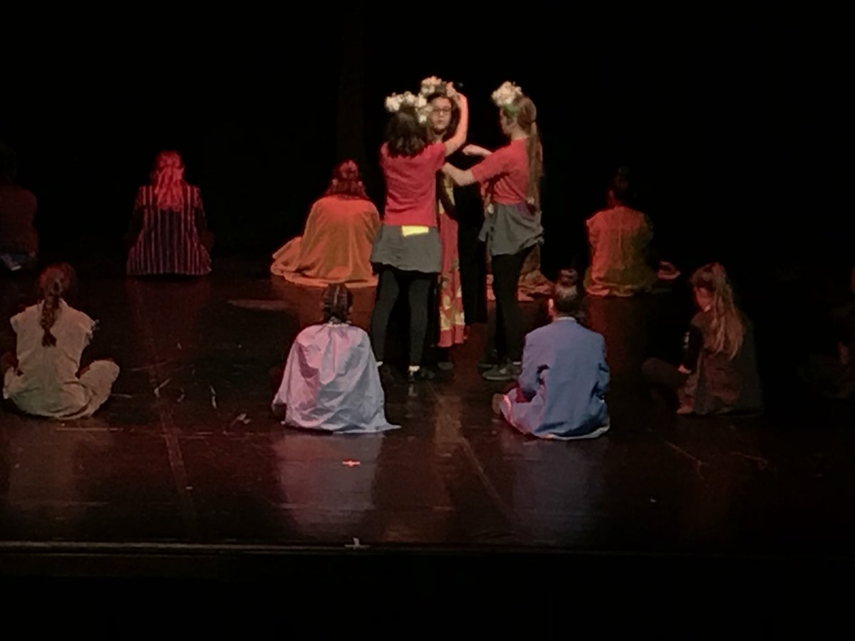 Miss_Swayne's tweet photo. #ssf @BeckTheatre y9/10 @swakeleysschool #antony&amp;cleopatra night 1 of 2! Break a leg you talented bunch!! @SSF_UK 🎭🎭🎭 https://t.co/6Ci4WgJ9lg