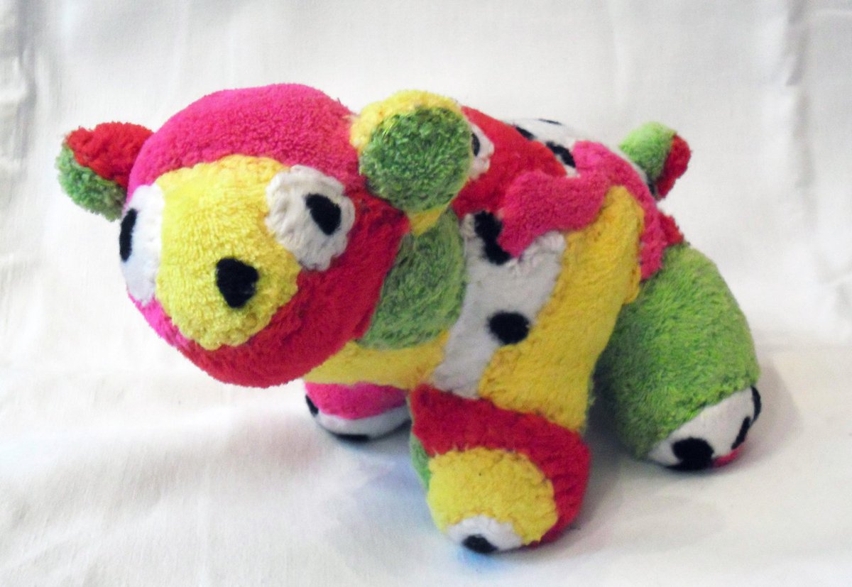 CdeMontardy's tweet photo. "La bête à yeux" #peluche disponible à l'atelier 11 rue Louis Bages à #Agde  #occitanie https://t.co/mBY0eIkteU