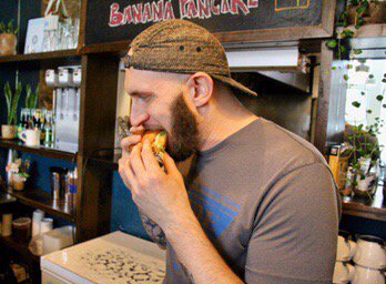 BiteCafe's tweet photo. You coming to crush $5 griddle burgers with us tonight? #BiteBurgerCrushMonday @16occhicago https://t.co/0GUgXZyz5q